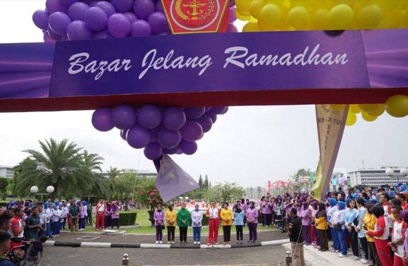 Panglima TNI Resmikan Bazar Murah Dharma Pertiwi