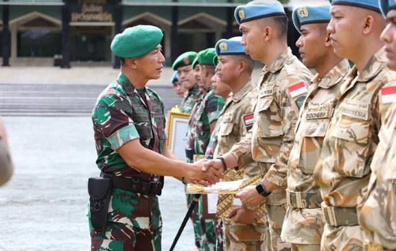 Sambut Satgas Konga Unifil dan Beri Penghargaan: Pangdam XIV/Hsn: Bekerja yang Lebih dan Cerdas