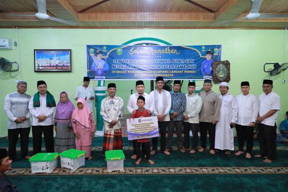 Safari Ramadan di Bungaraya, Wabup Husni Minta Masyarakat Antisipasi Karhutla