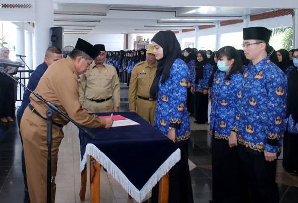 Bupati Alfedri Ambil Sumpah dan Janji 448 PNS di Lingkungan Pemkab Siak