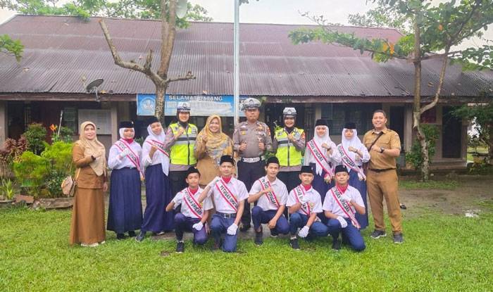 Pembinaan Karakter Siswa, Satlantas Polres Kampar Hadir di UPT SMPN 3 Bangkinang