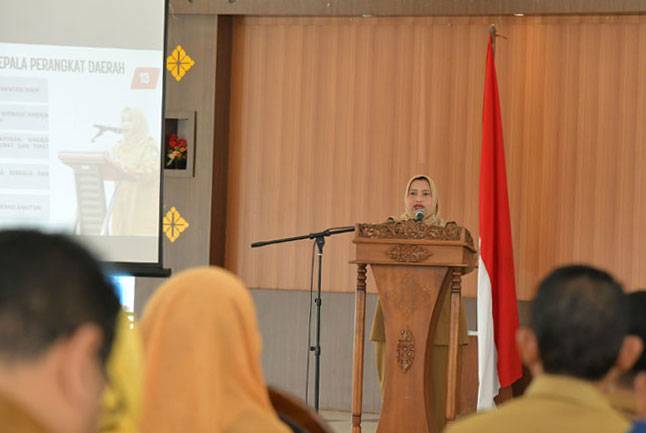Evaluasi SAKIP, Bupati Kasmarni Tegaskan Terapkan Reward dan Punishment