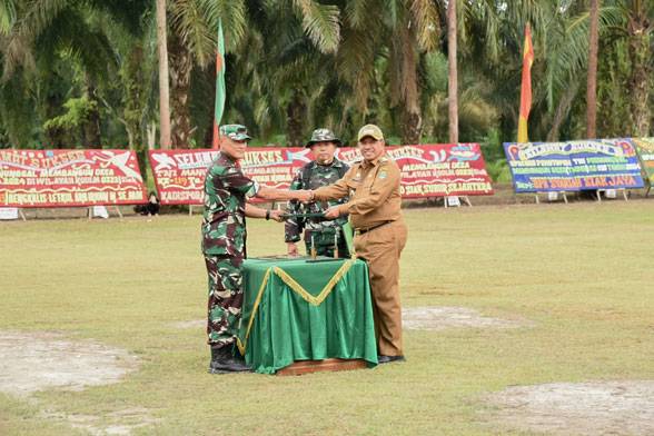 Bupati Bengkalis Hadiri Penutupan TMMD ke-119 di Desa Sabak Auh Siak