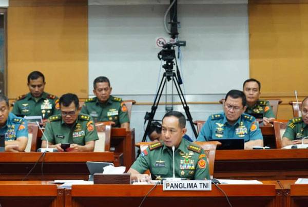 Panglima TNI Hadiri Rapat Kerja Komisi I DPR RI Bahas Pengamanan Idul Fitri dan Pilkada Serentak