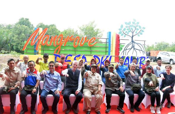 Wakil Bupati Bengkalis Dampingi Kunker Menteri LHK ke Mangrove Education Center dan Arboretum Gambut