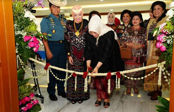 Ketua Umum Dharma Pertiwi Hadiri Pembukaan Jala Craft 2024
