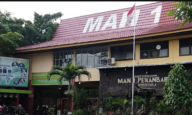 Uang Masuk MAN 1 Pekanbaru Mencekik