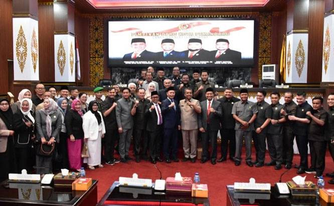 Paripurna DPRD Pekanbaru Umumkan Penetapan Walikota dan Wakil Walikota Terpilih Masa Bakti 2025-3030
