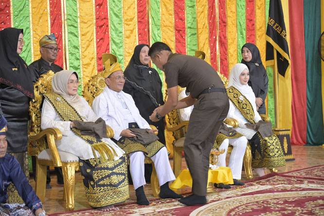 Sambut Bupati dan Wakil Bupati Terpilih, LAM Rohil Gelar Tepuk Tepung Tawar