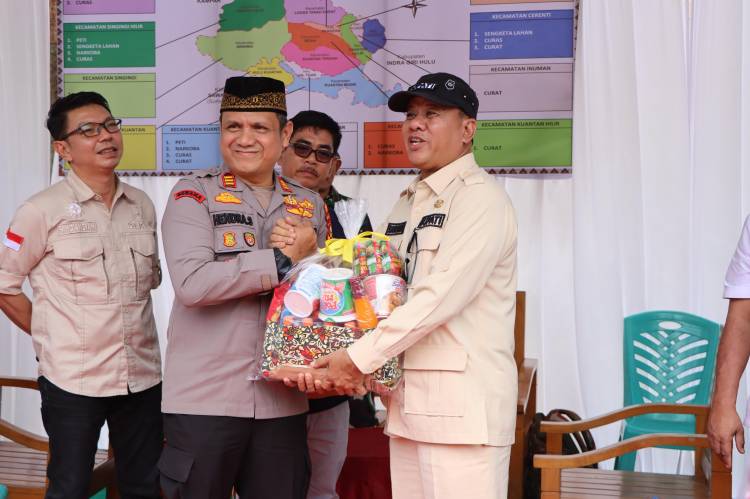 Kapolres Kuansing Bersama Forkopimda Kunjungi Pos Pelayanan Lebaran 2025