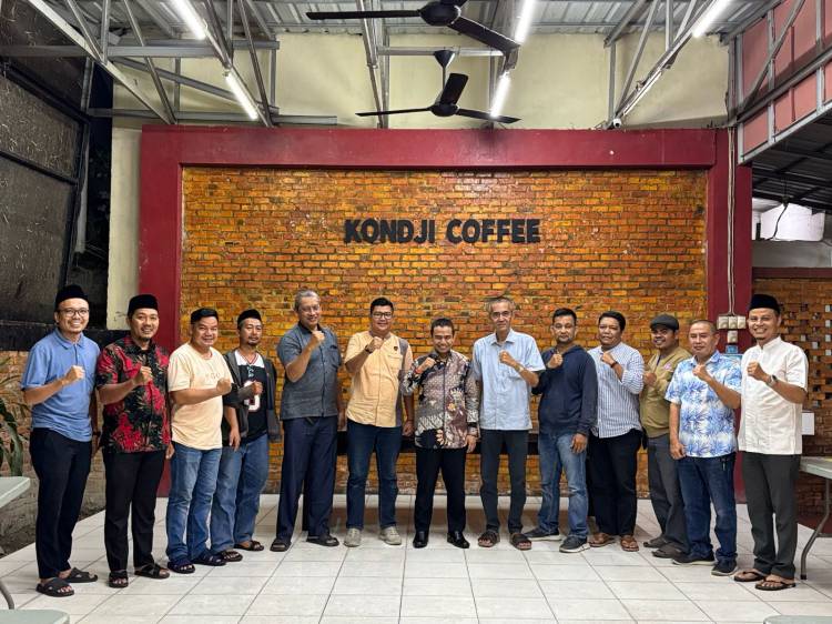 Anggota DPR RI Hendry Munief Silaturahmi dengan Pimpinan Media di Riau