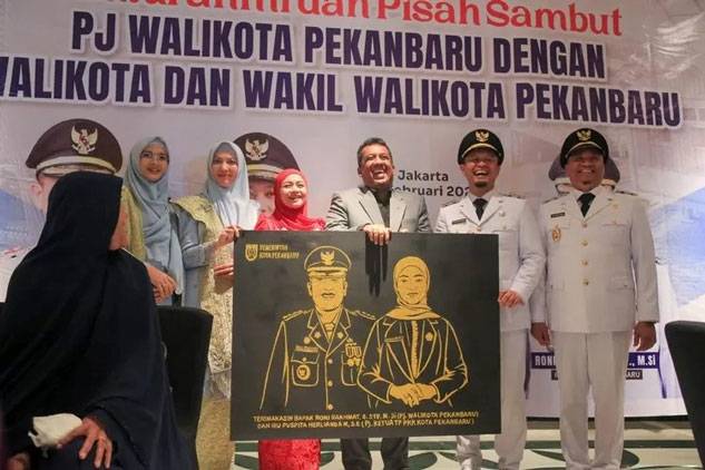 Ketua DPRD Pekanbaru M Isa Lahamid Hadiri Sertijab Walikota dan Wakil Walikota Pekanbaru