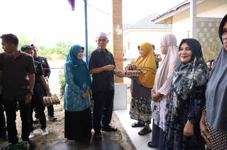 Bupati Inhil Tinjau Operasi Pasar Murah di Kuindra, Berharap Ringankan Kebutuhan Masyarakat