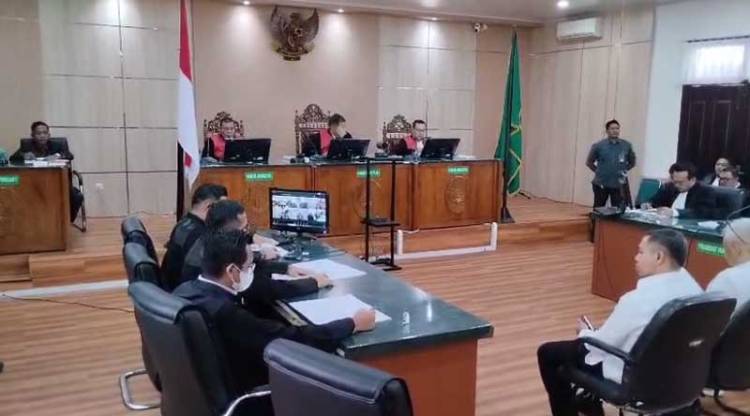 Gubernur Riau Nonaktif Abdul Wahid Ikuti Sidang Perdana, Pengacara Ajukan Pengalihan Tahanan