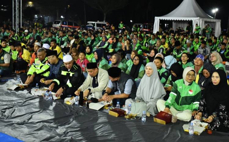 Pertama dalam Sejarah, Wako Agung dan Wawako Markarius Sahur Bersama 2.000-an Ojol