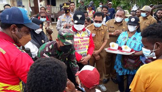 Karya Tanpa Batas di Negeri Tapal Batas RI-PNG, Satgas Pamtas Yonif 126/KC Ikut Serta Dalam HUT Kab. Keerom Ke-19