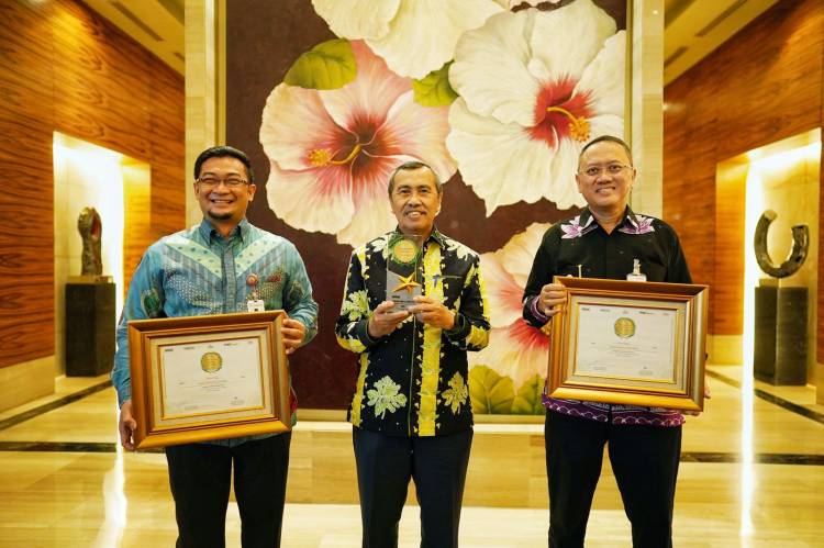 Borong Tiga Anugerah Adinata Syari'ah 2022, Gubernur Syamsuar : Insya Allah  akan Membawa Berkah bagi Riau