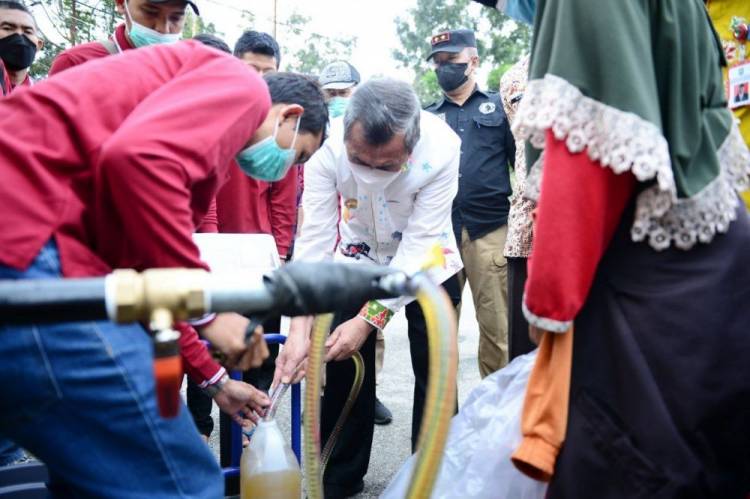 Dibuka Gubernur Riau, Puncak Pasar Murah HBKN di Pekanbaru Diserbu Warga
