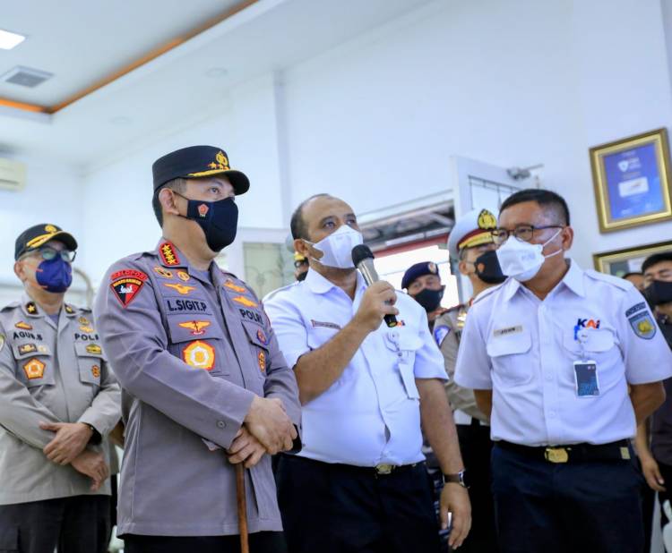 Tinjau Stasiun Pasar Senen, Kapolri Jenderal Listyo Himbau Warga Mudik Sebelum Tanggal 28 April 2020