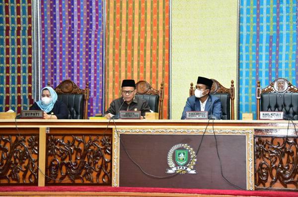 Bupati Kasmarni Hadiri Rapat Paripurna DPRD Kabupaten Bengkalis