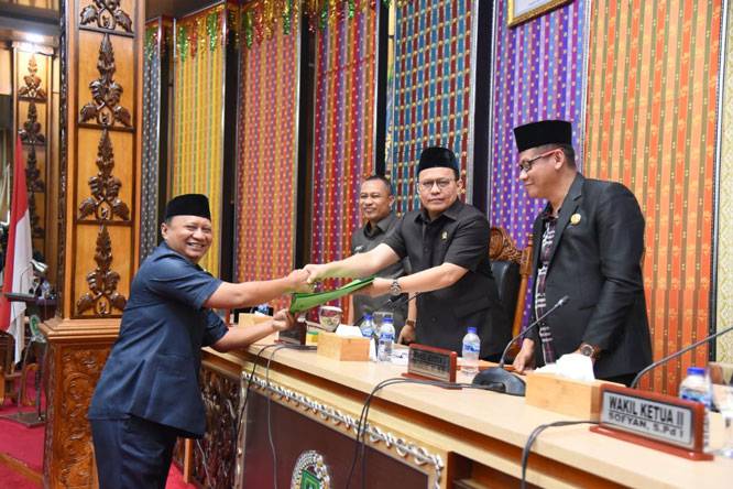 7 Fraksi Sampaikan Pandangan Umum Terhadap LKPJ Bupati Bengkalis T.A 2022