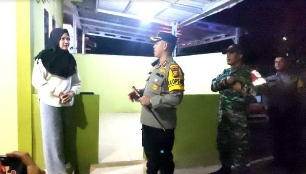 Di Rokan Hulu Riau, Petugas Tinjau Rumah Warga yang Ditinggal Mudik
