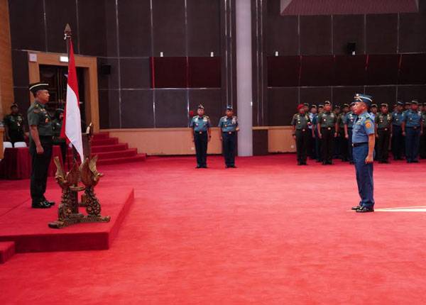 Kasum TNI Pimpin Acara Laporan Korps Kenaikan Pangkat 19 Perwira Tinggi TNI