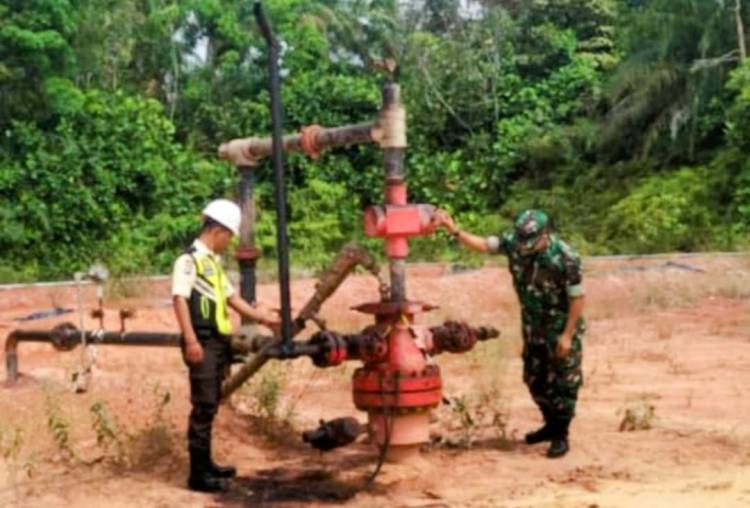 Pengamanan OVN, Babinsa 0321-  05/RM Patroli Jalur Pipa di wilayah  Bangko Bakti