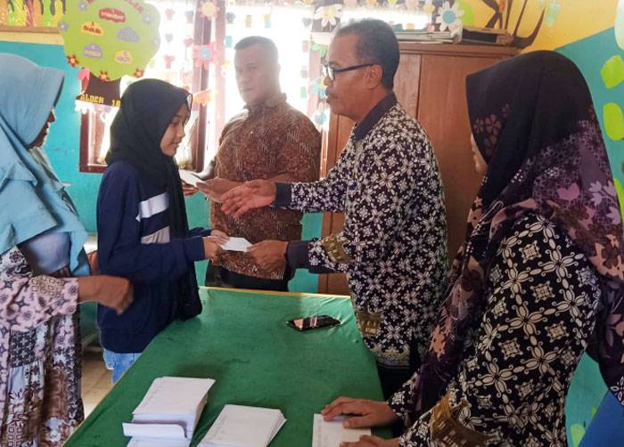 Ramadhan 1445 H, UPT SDN 028 Kubang Jaya Santuni Puluhan Anak Yatim
