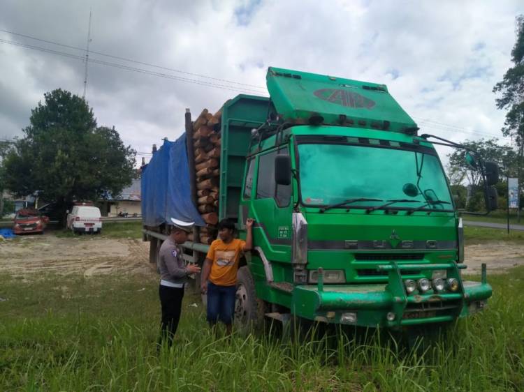 Bawa Akasia 14 Ton  Saat Lebaran, Truk Ditilang
