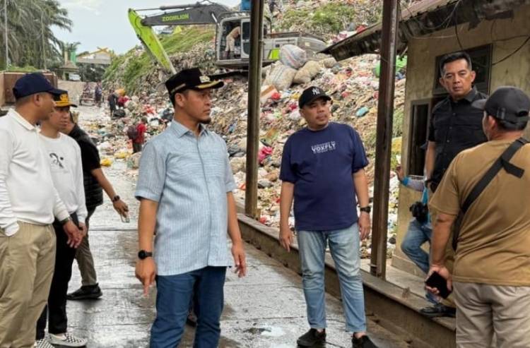 Wako Pekanbaru Tegaskan Tak Boleh Bayar Retribusi Sampah Secara Tunai