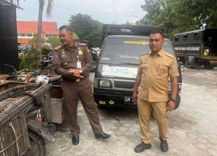 Pembuang Sampah Ilegal di Pekanbaru DItangkap, 8 Kendaraan Diamankan