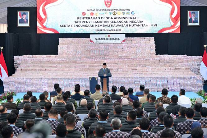 Panglima TNI Dampingi Presiden RI Saksikan Penyerahan Denda Administratif dan Penyelamatan Keuangan Negara Tahap VI