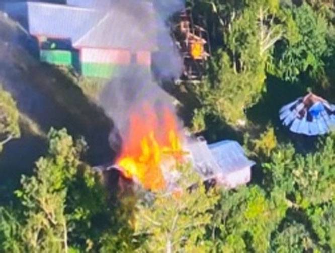 Anggota OPM Kodap III/Puncak Pimpinan Lekagak Talenggen Bakar Rumah Warga