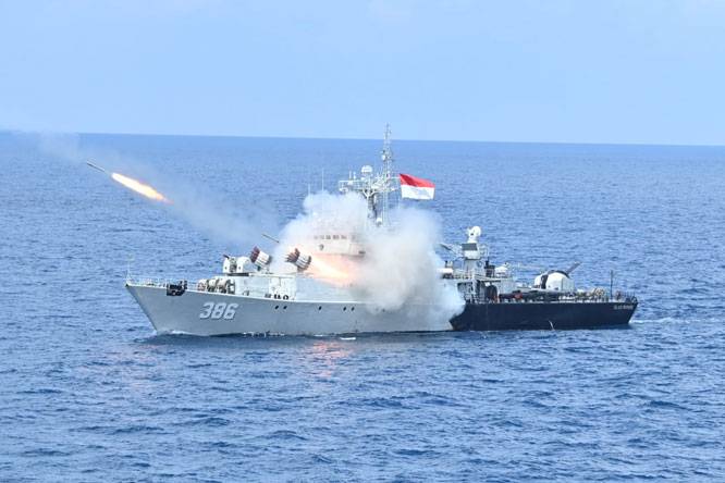 Panglima TNI Dampingi Menhan RI Tinjau Latihan Gabungan di Karimunjawa