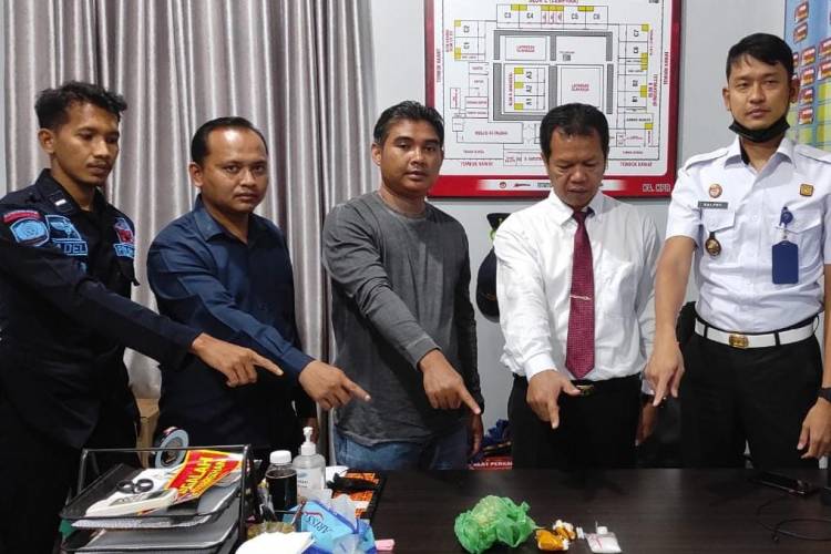 Petugas Rutan Siak Gagalkan Penyelundupan Sabu Paket Besar Beserta alat Hisapnya