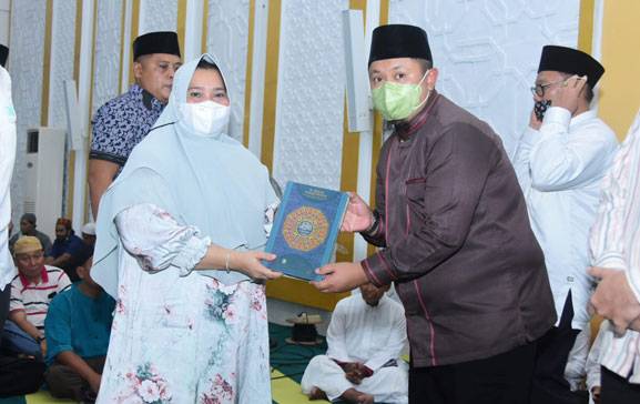 Peringati Malam Nuzulul Qur'an, Bupati Kasmarni Ingatkan Untuk Selalu Instropeksi Diri