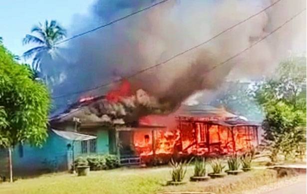Si Jago Merah Lahap 2 Rumah Warga di Rokan Hulu, Riau