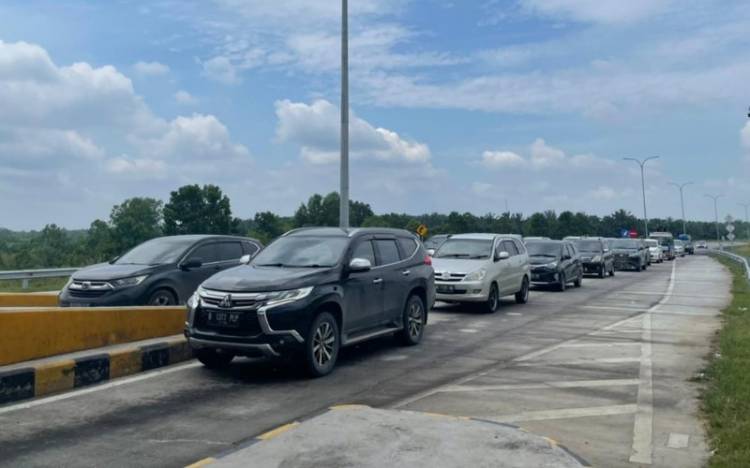 H+ 5 Lebaran, Arus Balik Kendaraan Pemudik di Tol Pekanbaru-Dumai Mulai Ada Peningkatan