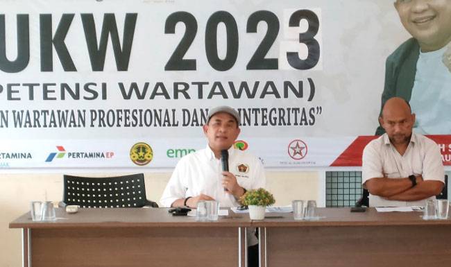 Pra UKW Angkatan XXI, Ketua PWI Riau Beri Pemaparan kepada Peserta