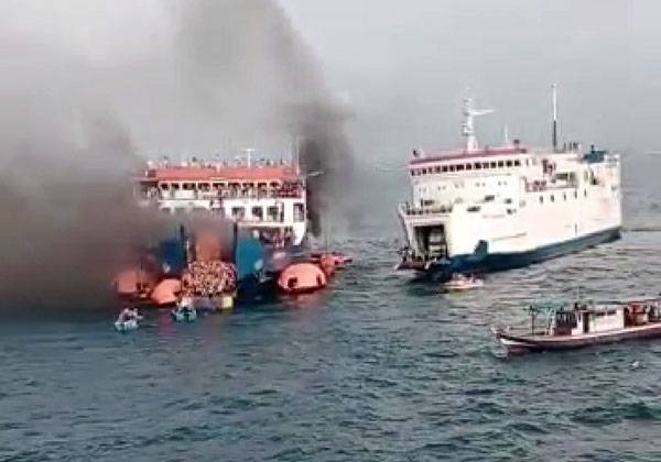 Kronologi KMP Royce 1 Terbakar di Laut Merak hingga Penumpang Dievakuasi