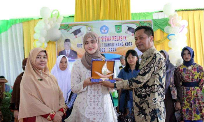 Wakili Indonesia, 12 Siswa UPT SMPN 1 Bangkinang Kota Dikirim ke Thailand