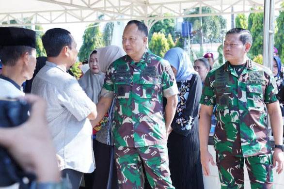 Panglima TNI Melayat Putri Marsda TNI Koestono