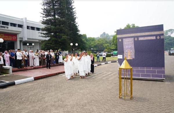 Kapusbintal TNI Pimpin Manasik Haji TNI Visa Athan Saudi Arabia