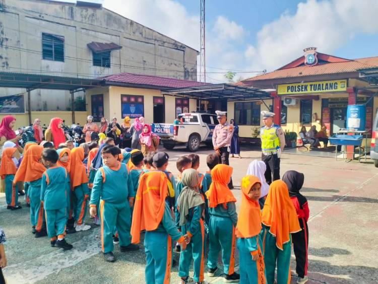 Polisi Sahabat Anak Edukasi Tertib Berlalu Lintas Kepada Anak Usia Dini