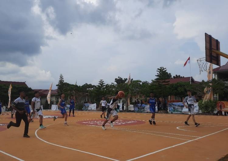 Kembangkan Bakat Siswa, Maxim Dukung Kompetisi Basket Smanthree Cup Antarsekolah Duri