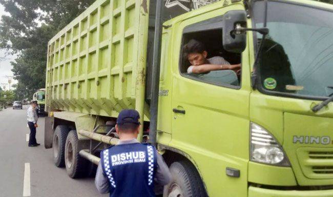 114 Truk Ditilang di Kuansing Saat Razia Gabungan