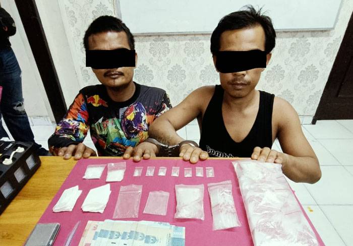 Tim Opsnal Satres Narkoba Polres Siak Amankan Dua Pria Diduga Pengedar Sabu