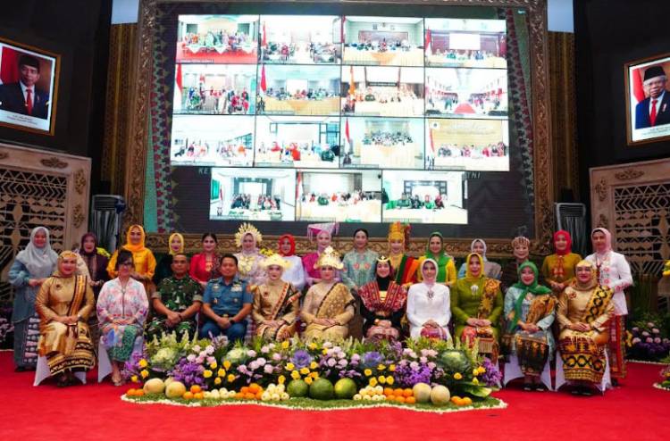 Irjen TNI Laksdya TNI Dadi Hartanto Hadiri Syukuran HUT Ke-60 Dharma Pertiwi