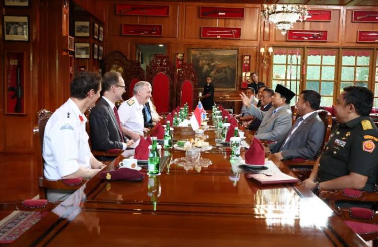 Menhan RI Prabowo Sambut Kunjungan Kehormatan Panglima Angkatan Bersenjata Inggris